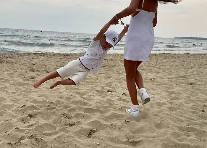 Sun Wave Near The Sea 圣弗拉斯